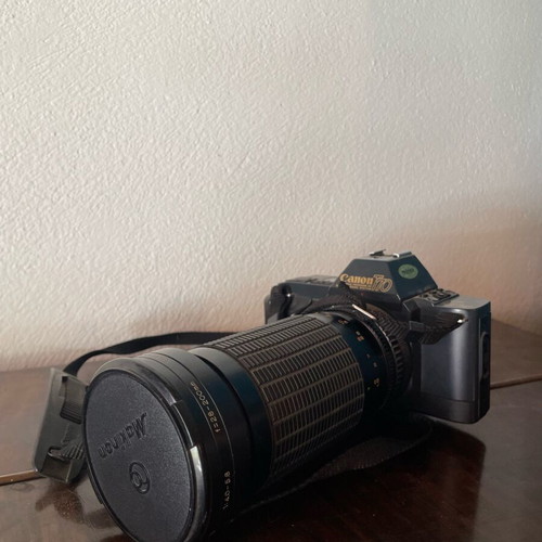Canon T70 camera with unknown functionality