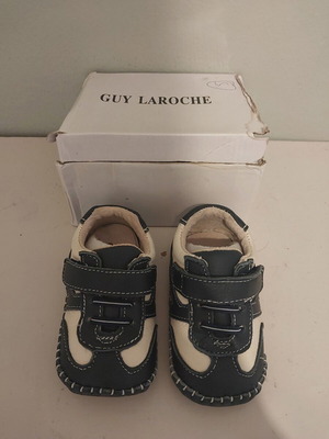 Guy Laroche Baby Shoes Size 20 New