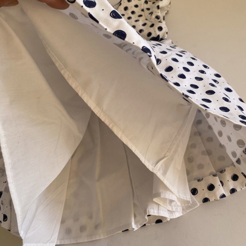 Mayoral dress size 4-5 years (110 cm) like new, white with dark blue polka dots