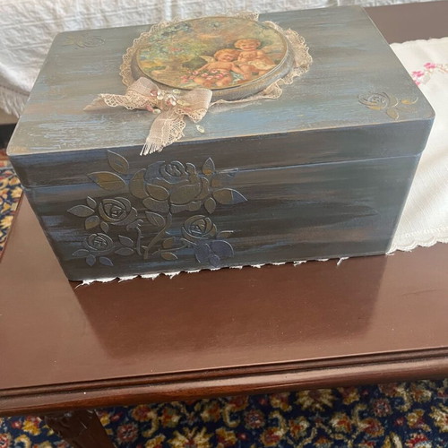 Handmade wooden storage box like new, vintage shabby chic