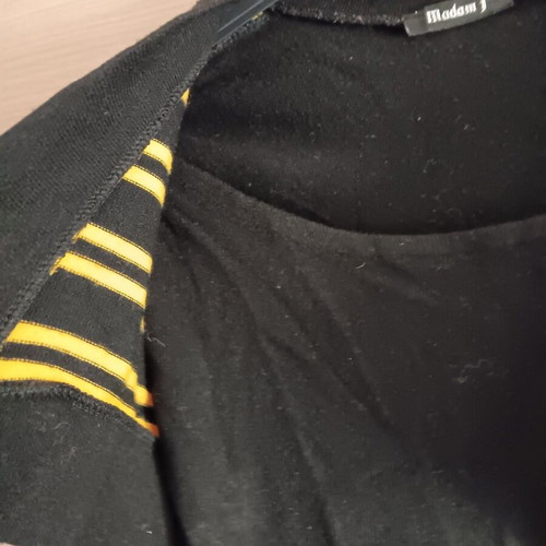 Women's blouse used, size S, black and yellow