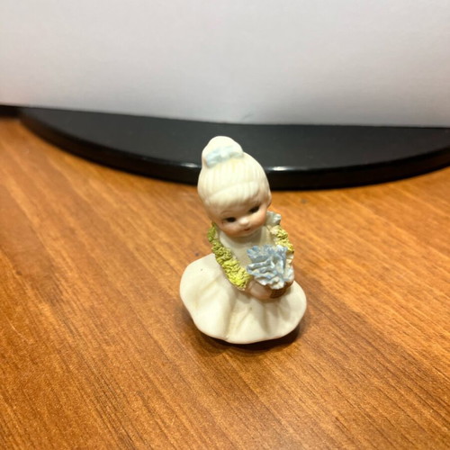 Vintage porcelain 1960s like new