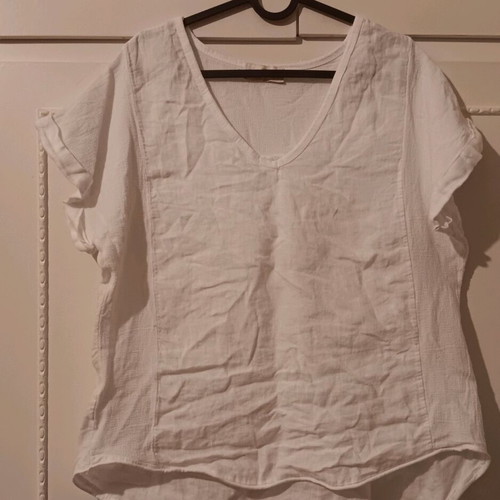White summer blouse like new, size M