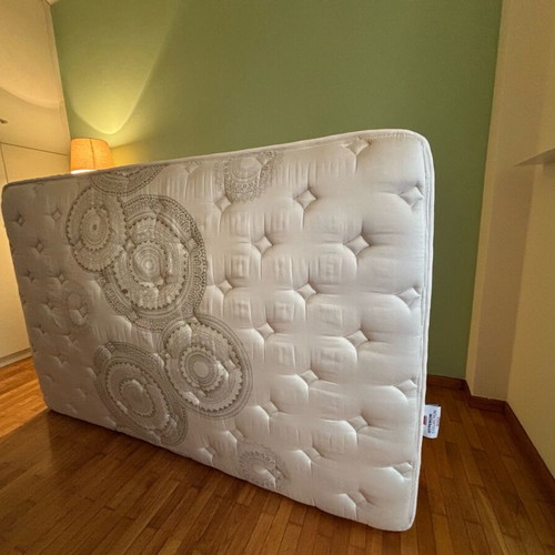 Candia Selene Limited Edition Mattress 130x200 like new with waterproof cover