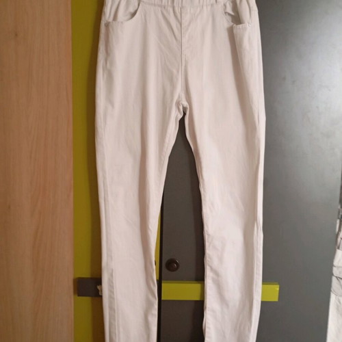 Miss Good white slim jeans size M like new