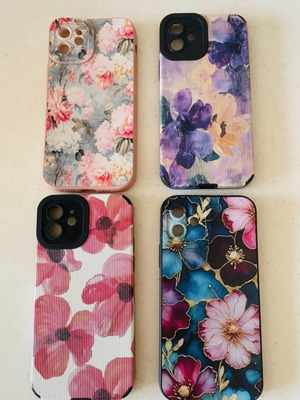 I Phone 12 Cases set of 4 like new