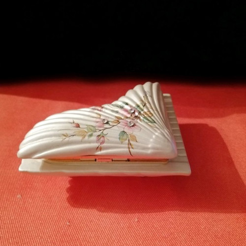Porcelain jewelry box vintage like new, Italian piano shape