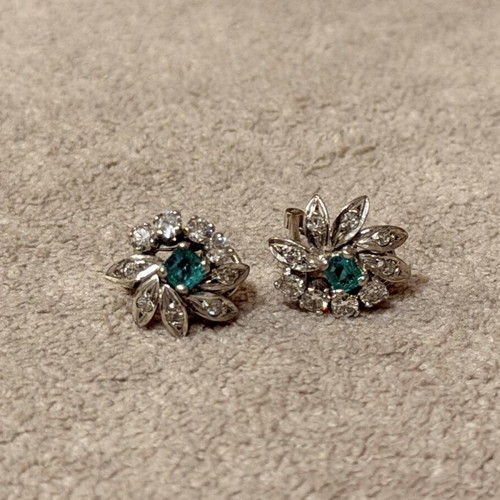 Gold earrings 18 carat with brilliant and emeralds like new