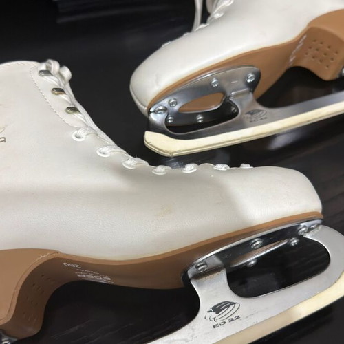EDEA Tempo 260 figure skates, EU 39, ivory