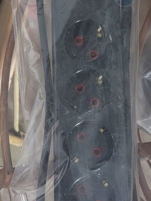 Πολύπριζο 5 θέσεων μαύρο και λευκό καινούργιο