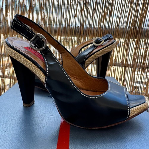 Heeled sandals new, black leather, size 37