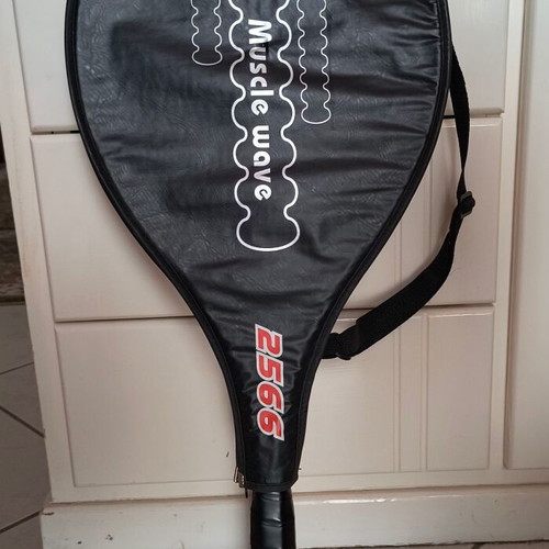 Wish Muscle Wave lightweight racket used for beginners