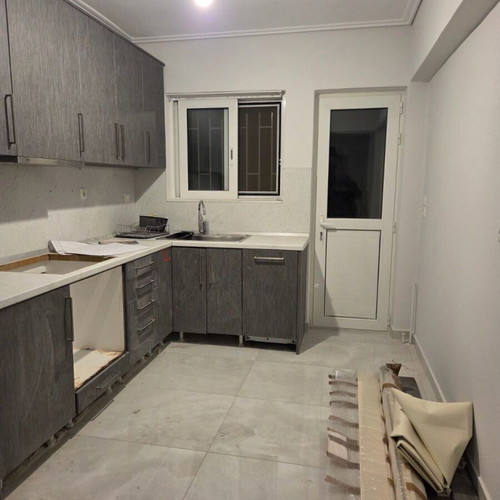 Kitchen cabinet like new with countertop, extractor hood and dishwasher