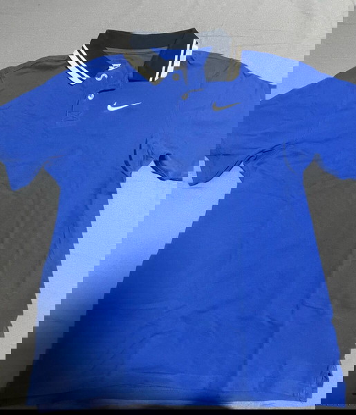Nike t-shirt