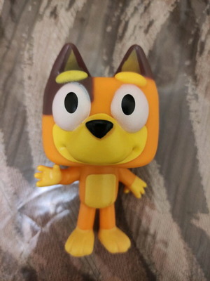 Bluey figure orange dog new, vinyl 9x4.5 cm