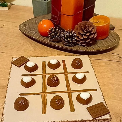 Handmade large ceramic tic tac toe 20×20cm with praline theme new
