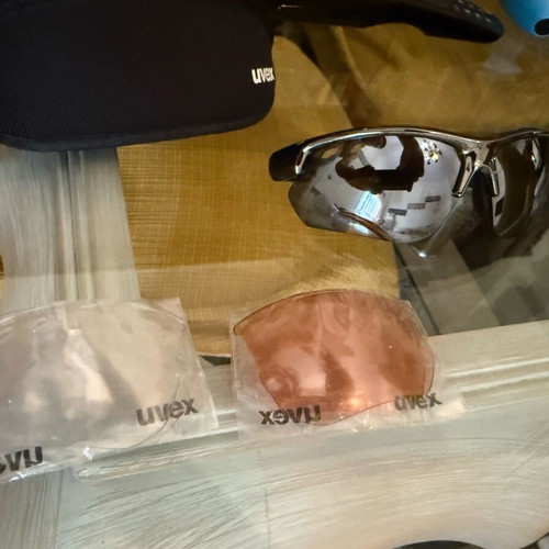 Uvex sunglasses with interchangeable lenses like new