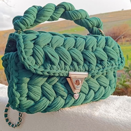 Handmade knitted bubble bag made to order with chain