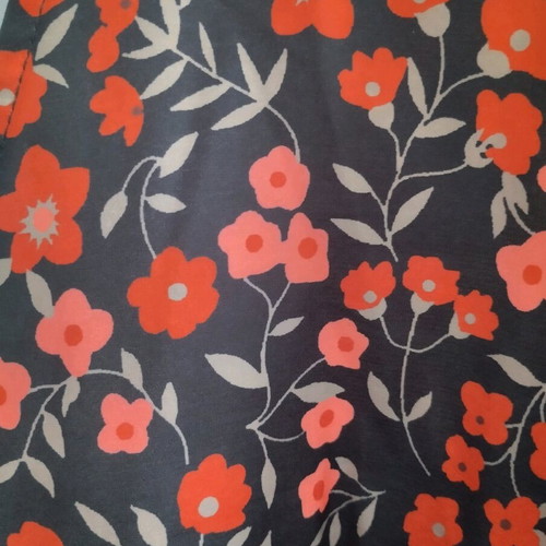 Floral wrap blouse Shein like new, size M, black and red