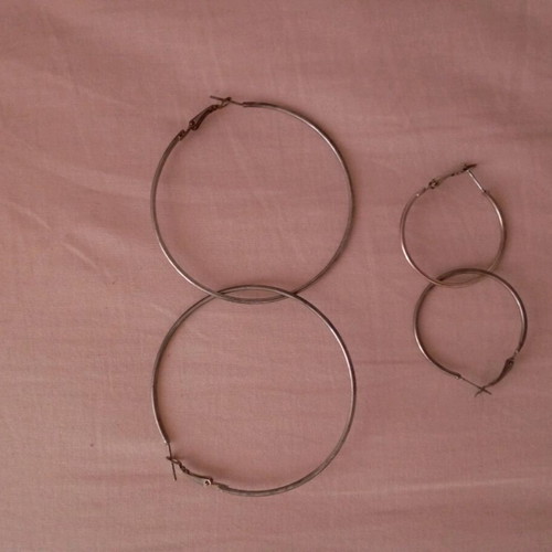 Silver hoop earrings like new, set of 2 pieces