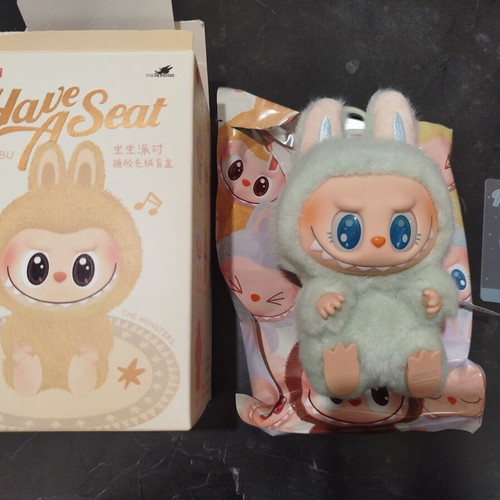 Labubu Popmart Have a Seat QUQU figure like new with box