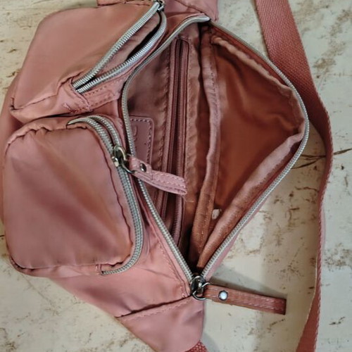 Only waist bag pink like new
