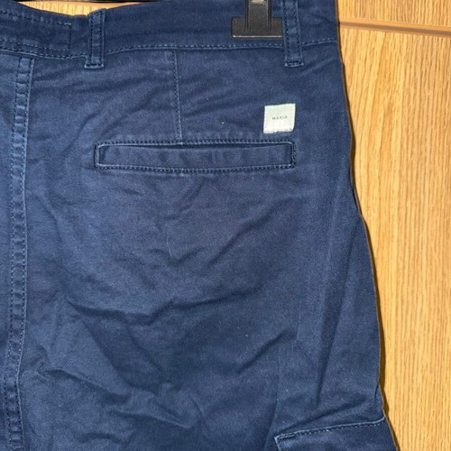 Makia men's cargo shorts navy size 32 like new