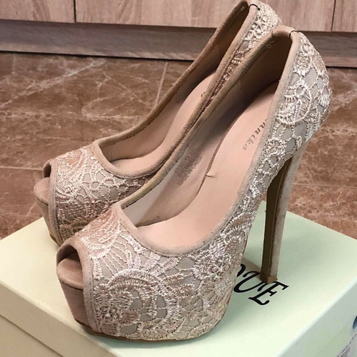 Heels *Mannika* with High Heel Beige color.