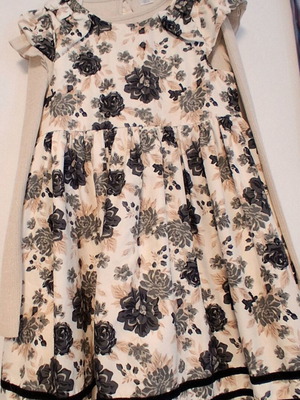 Children's dress like new with gold blouse gift for 6-7 years old