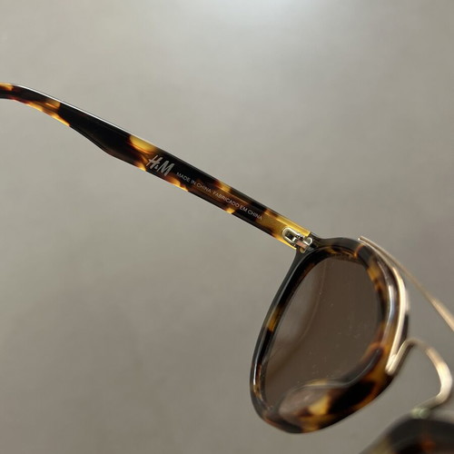 H&M Tortoiseshell Sunglasses with Gold Details like new