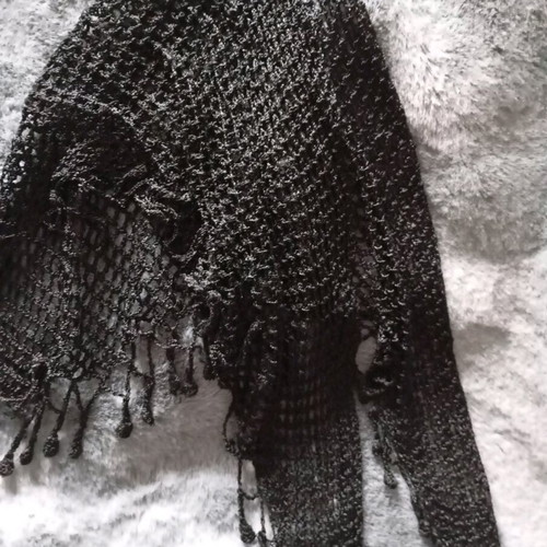 Knitted scarf like new, black