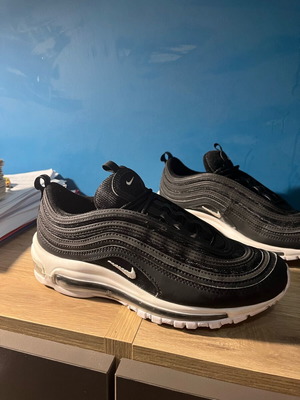 Παπούτσια Nike Airmax 97 Millennium γυναικεία σαν καινούργια, νούμερο 40, μαύρα