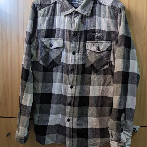Vans shirt gray checkered S like new