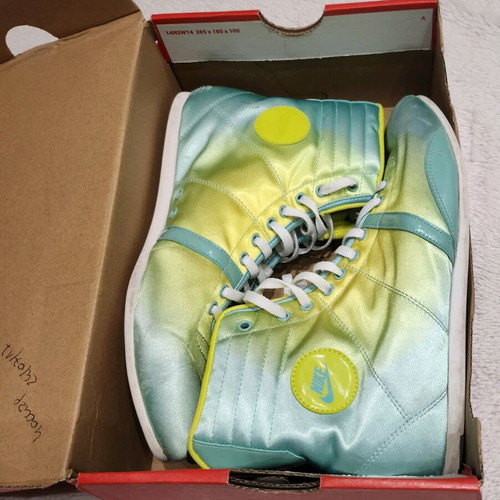 Nike women's satin sneakers like new, size 38