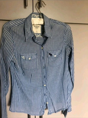 Πουκάμισο Abercrombie & Fitch σαν καινούργιο, μέγεθος S, άσπρο και μπλε