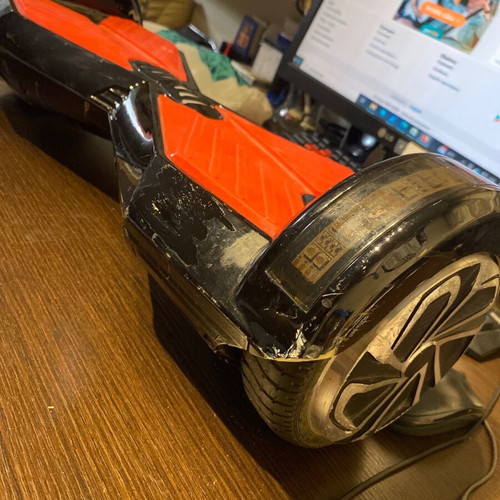Hoverboard like new with some scratches and charger included