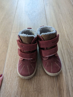 Superfit Groovy leather waterproof boots like new, size 23