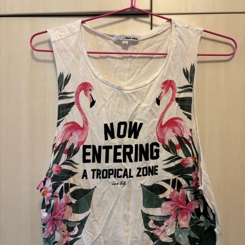Sleeveless T-shirt used, white and pink, size L