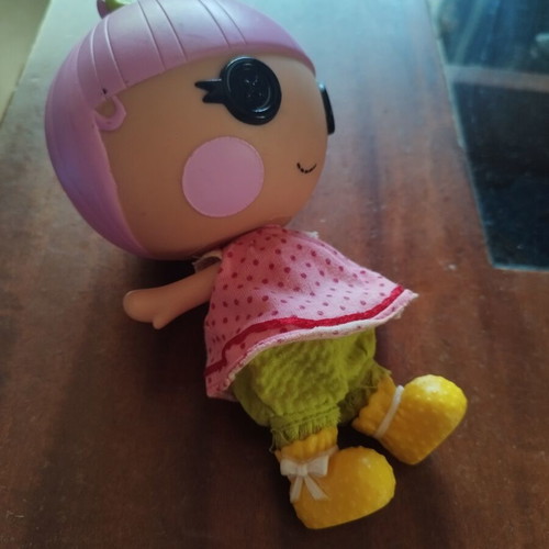 Lalaloopsy Mini Doll like new with clothes and shoes