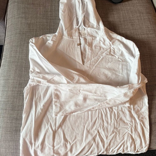 White linen men's hoodie shirt new, size M