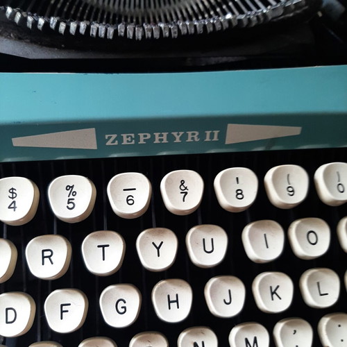 Smith Corona Zephyr II mechanical typewriter used, vintage 60s-70s