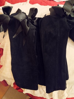 Velvet bustier like new with satin bows, black, size L
