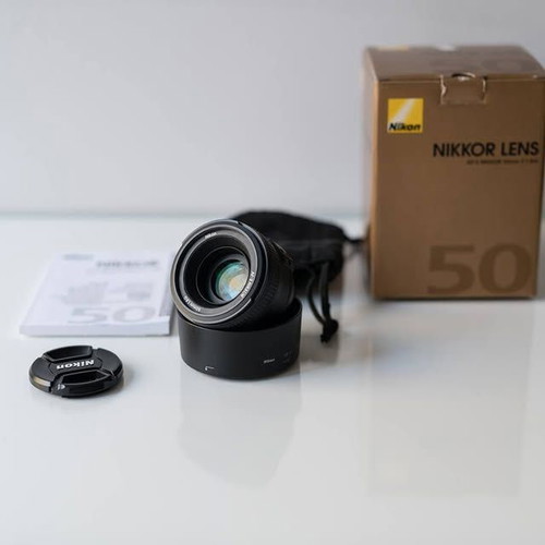 Nikon AF-S Nikkor 50mm f/1.8G lens like new, full frame compatible