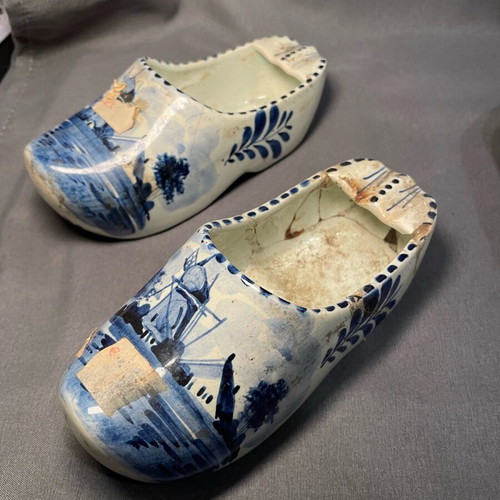Dutch decorative porcelain shoes used, set of 3 souvenirs