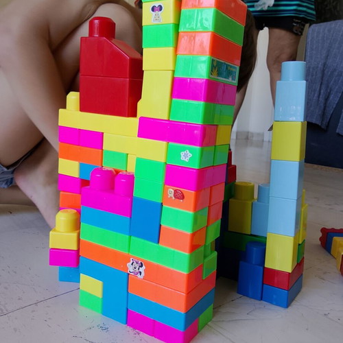 Plastic building blocks like new