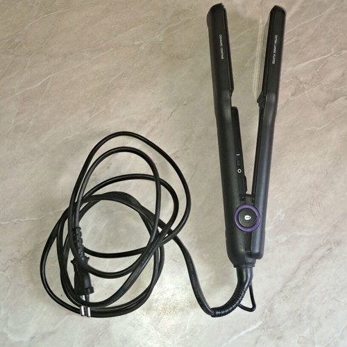 Belissima hair straightener used with wide ceramic plates