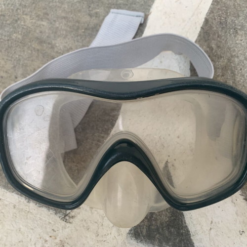 Sea masks used, one child size