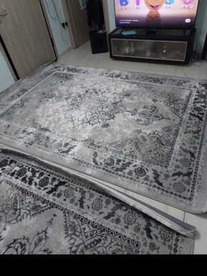 Set of 2 grey modern rugs, 1.95 × 2.95 m
