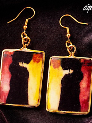 La Dame en Noir handmade earrings new, multicolor, gold-tone