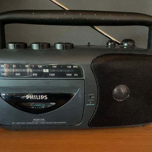 Philips AQ4150 portable radio cassette player, vintage 90s